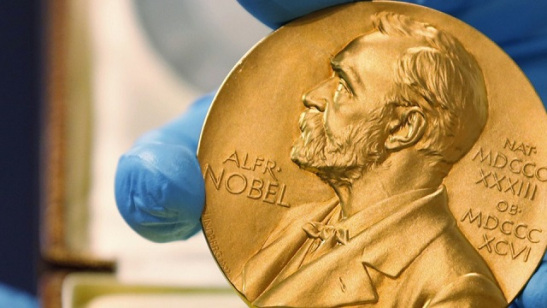 Vòng nguyệt quế vô hình: Độc giả không cần giải Nobel Văn chương