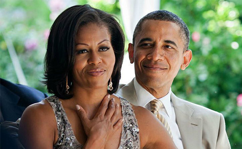 Cách cựu đệ nhất phu nhân Michelle Obama “say nắng” chồng mình