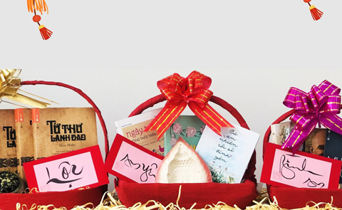 Tặng sách dịp đầu năm