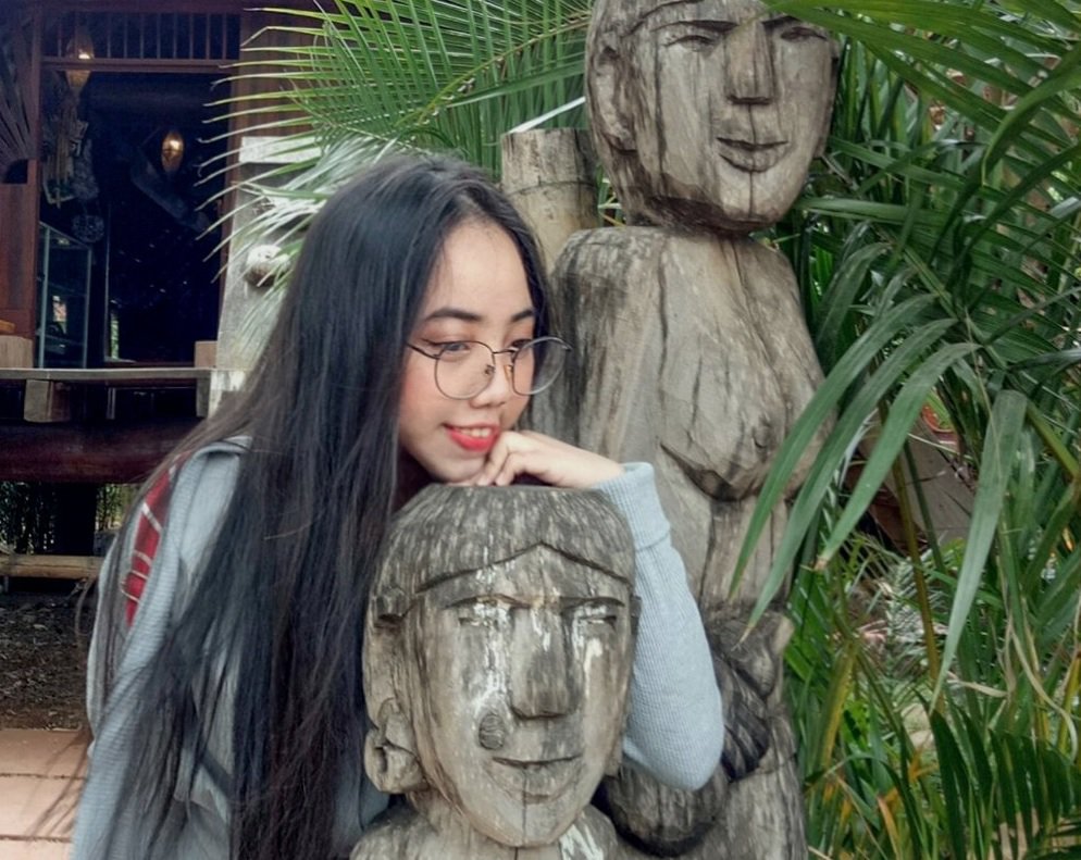 ‘Mới biết cầm bút tôi thích vẽ, sau này học văn tôi lại thích viết’