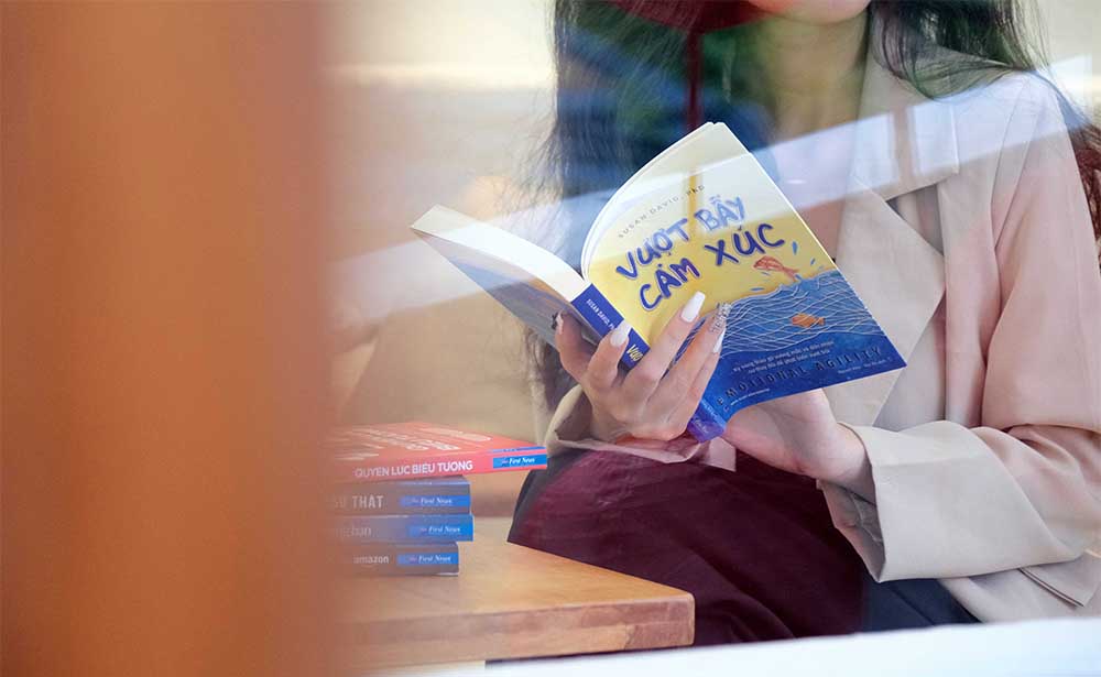 VƯỢT BẪY CẢM XÚC - Hãy đối mặt và vượt qua nỗi đau của mình