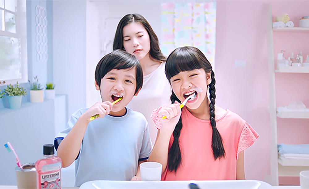 Cùng con chăm sóc răng miệng: 8 hệ lụy nguy hiểm khi răng sữa bị sâu ba mẹ không thể bỏ qua