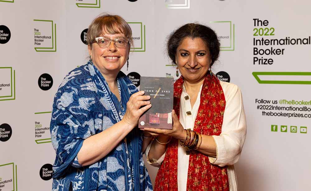 Giải Booker Quốc tế năm 2022 thuộc về nhà văn Ấn Độ