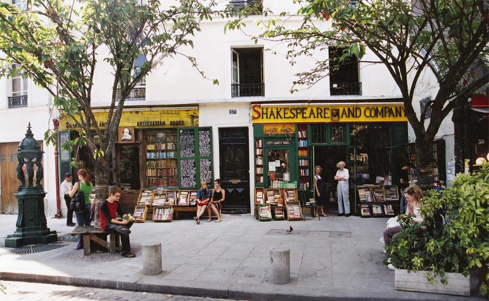 SHAKESPEARE AND COMPANY – Đến paris thăm hiệu sách cổ đẹp nhất thế giới
