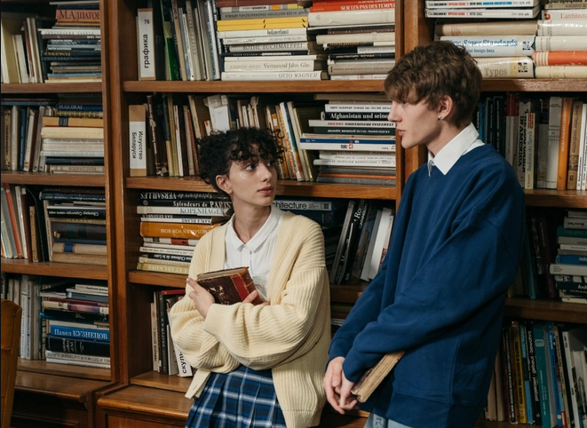 Tinder cho người yêu sách