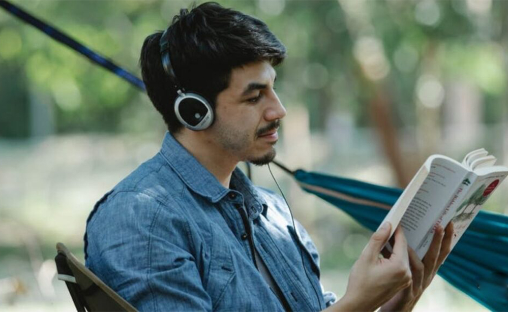 Dậy sớm, đọc sách, nghe Ted...