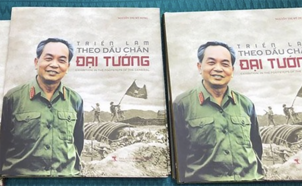 Ra mắt cuốn sách 'Triển lãm theo dấu chân Đại tướng'