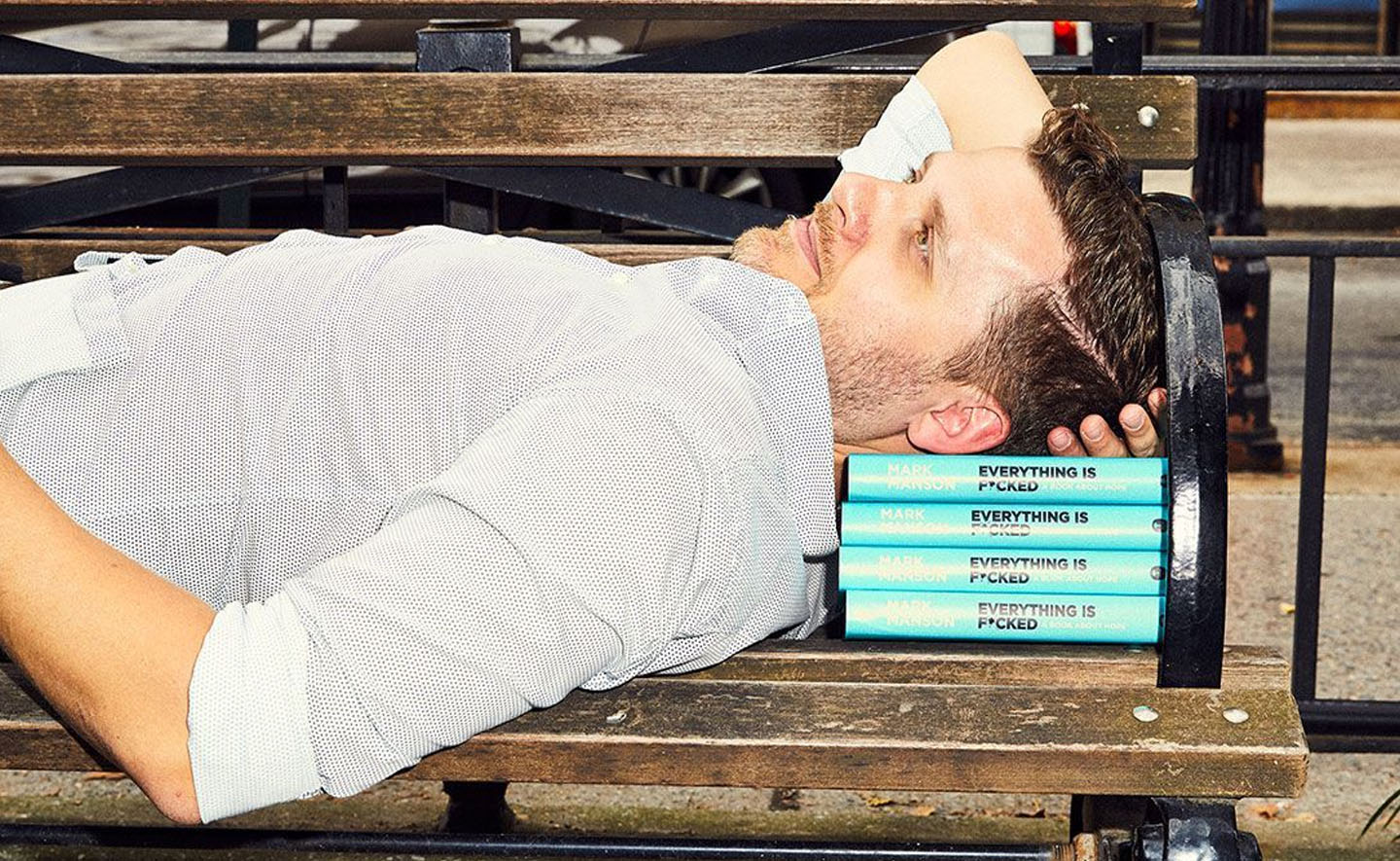 39 cuốn sách gối đầu của Mark Manson để hiểu về cuộc đời, hiểu về thế giới, hiểu về nhân loại