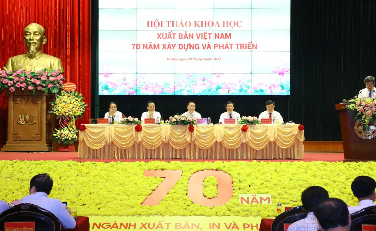 Xuất bản Việt Nam 70 năm xây dựng và phát triển