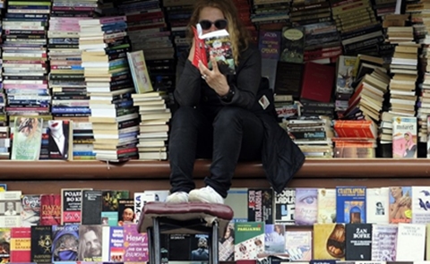 Người phụ nữ dành một năm đọc sách từ mọi quốc gia