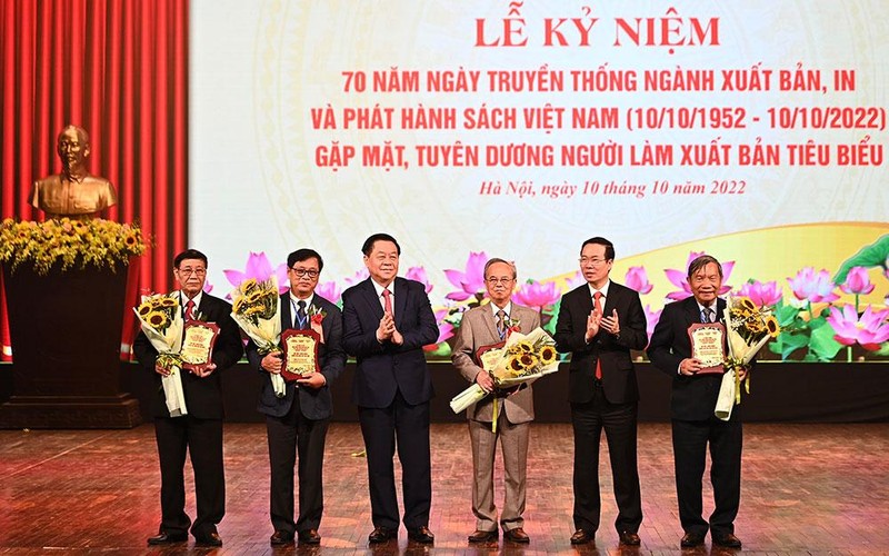 Lễ kỉ niệm 70 năm ngày truyền thống ngành Xuất bản, in và phát hành sách được tổ chức long trọng