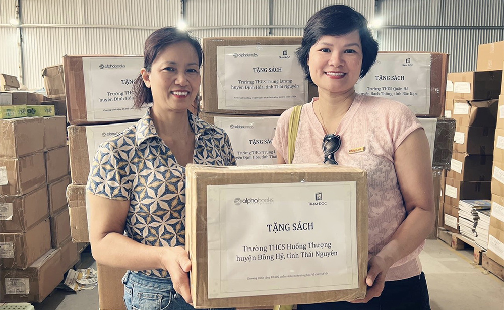50 trường học và tổ chức nhận 10.000 cuốn sách tặng của Alpha Books & Trạm đọc