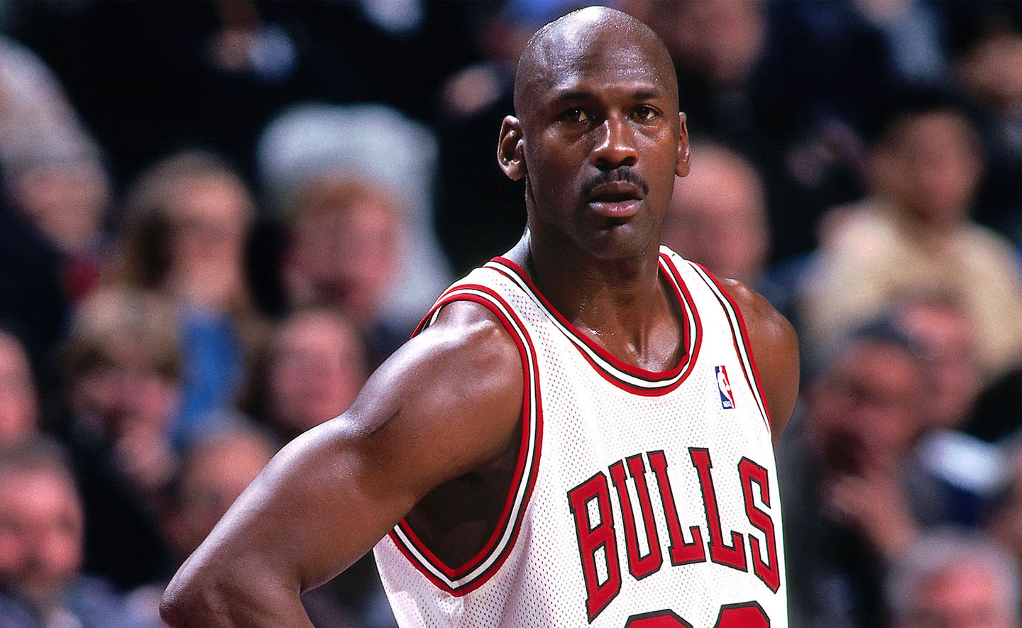 Ta học được gì từ Michael Jordan - Một chàng trai trẻ bị chê thấp bé đến huyền thoại bóng rổ thế giới
