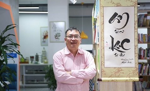 Nguyễn Cảnh Bình - Ngọn nến đốt hai đầu