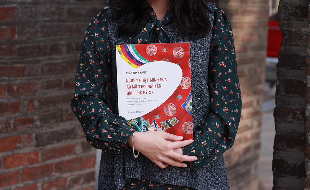 Nghệ Thuật Minh Họa Áo Mũ Thời Nguyễn Đầu Thế Kỷ XX - Khảo cứu từ bộ tranh Grande Tenue de la Cour d’Annam của Nguyễn Văn Nhân