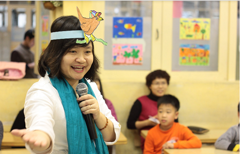 Tiến sĩ Nguyễn Thụy Anh giúp trẻ nuôi dưỡng tình yêu đọc sách