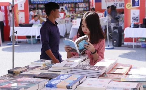 'Sách kỹ năng giống trà sữa, uống nhiều quá sẽ có hại'