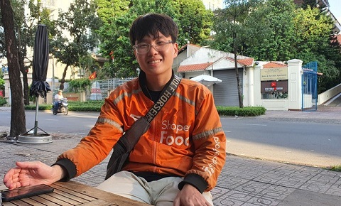 Chàng shipper nói tiếng Pháp ra mắt tiểu thuyết dịch đầu tay