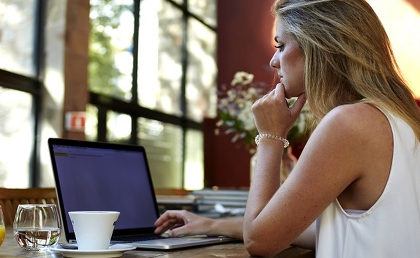 6 LỢI ÍCH CỦA THÓI QUEN VIẾT VÀO BUỔI SÁNG