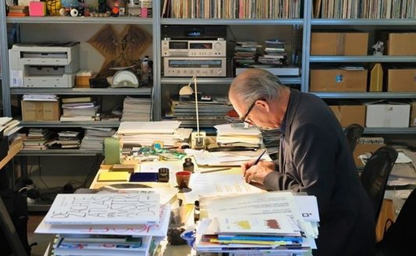 Đọc là hít vào, viết là thở ra