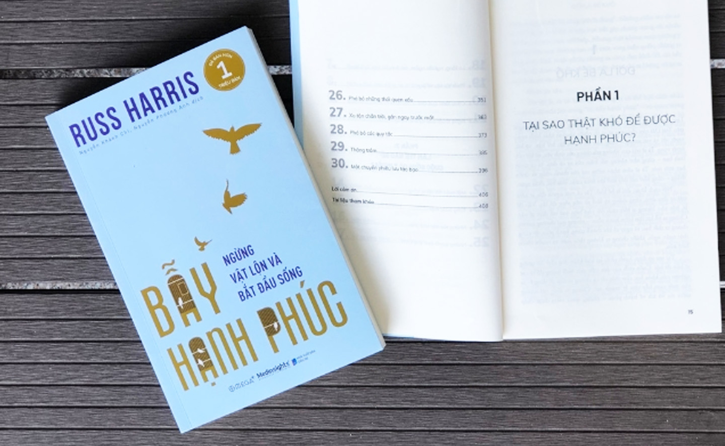 Bẫy hạnh phúc: Cuốn sách thực hành ACT đầu tiên tại Việt Nam