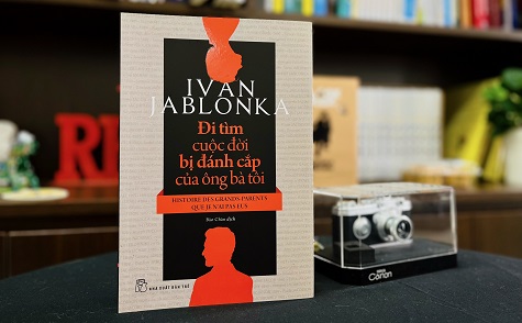 Đi tìm cuộc đời bị đánh cắp của ông bà tôi