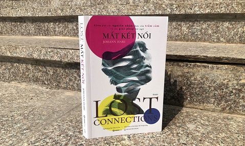 'Mất kết nối'- Cuốn sách khám phá nguyên nhân thực và đưa ra các giải pháp bất ngờ cho trầm cảm