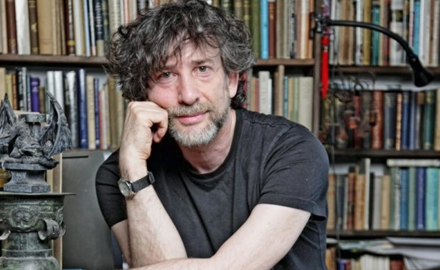 10 tác phẩm hư cấu yêu thích của Neil Gaiman 