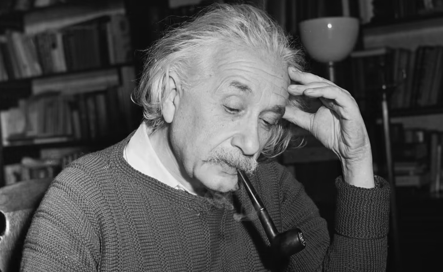 33 câu trích dẫn hay nhất, phổ biến nhất và truyền cảm hứng nhất của Albert Einstein