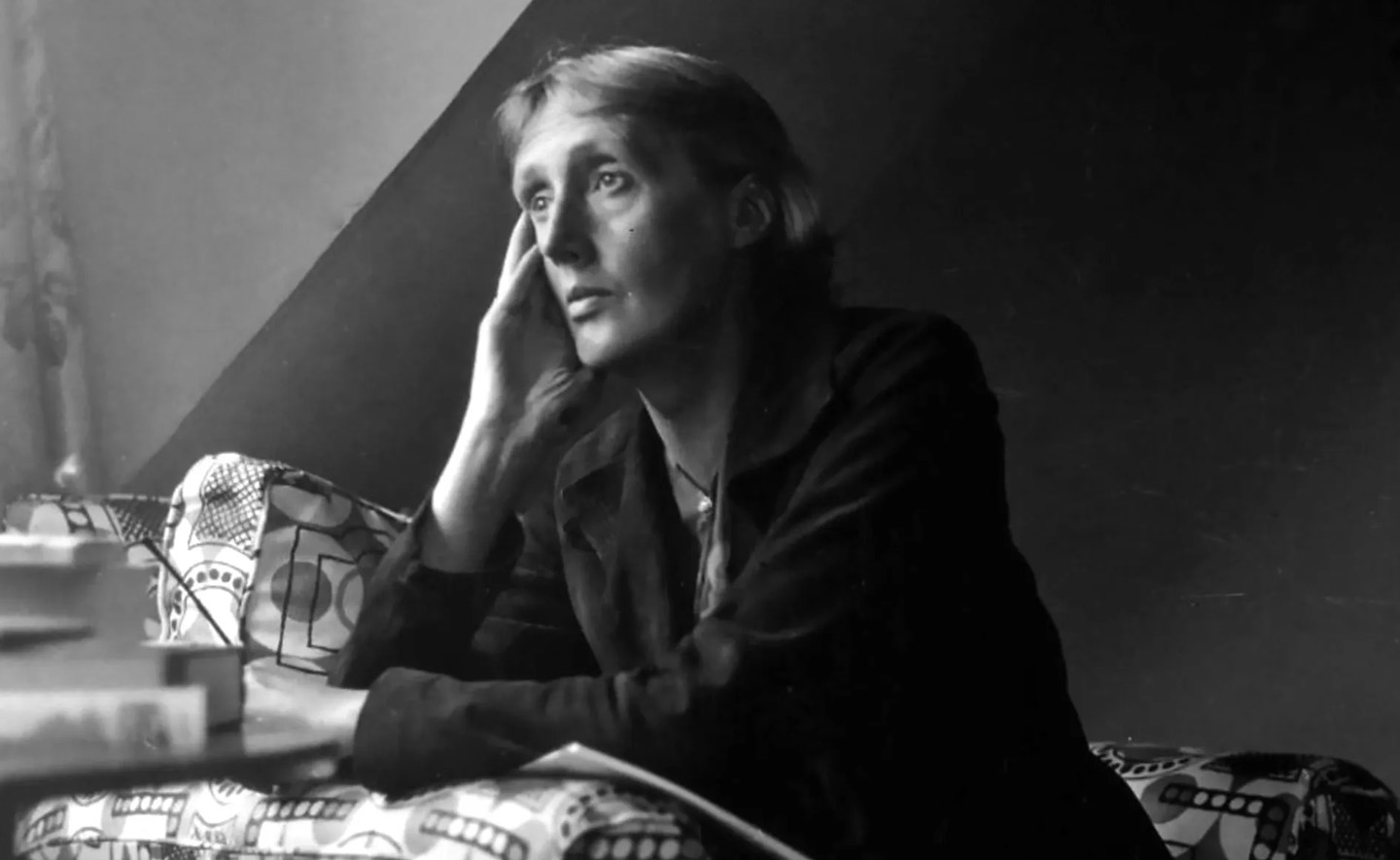 Virginia Woolf - tiếng nói nữ quyền trong văn học Anh 