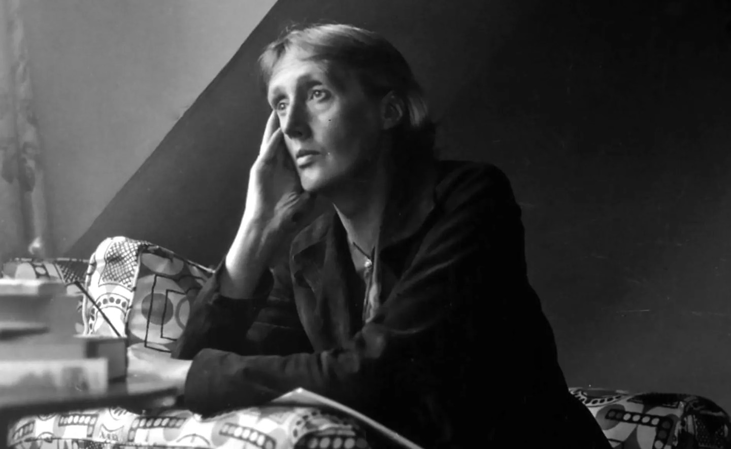 Virginia Woolf - tiếng nói nữ quyền trong văn học Anh