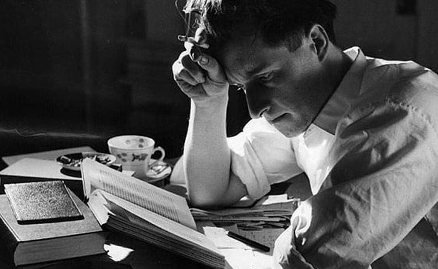 3 nhà văn nổi tiếng nói về mối liên hệ giữa đọc và viết