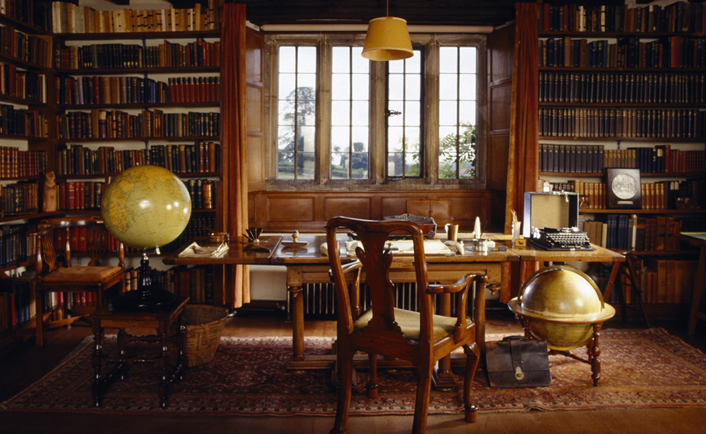 Ghé qua các thư viện của các tác giả nổi tiếng