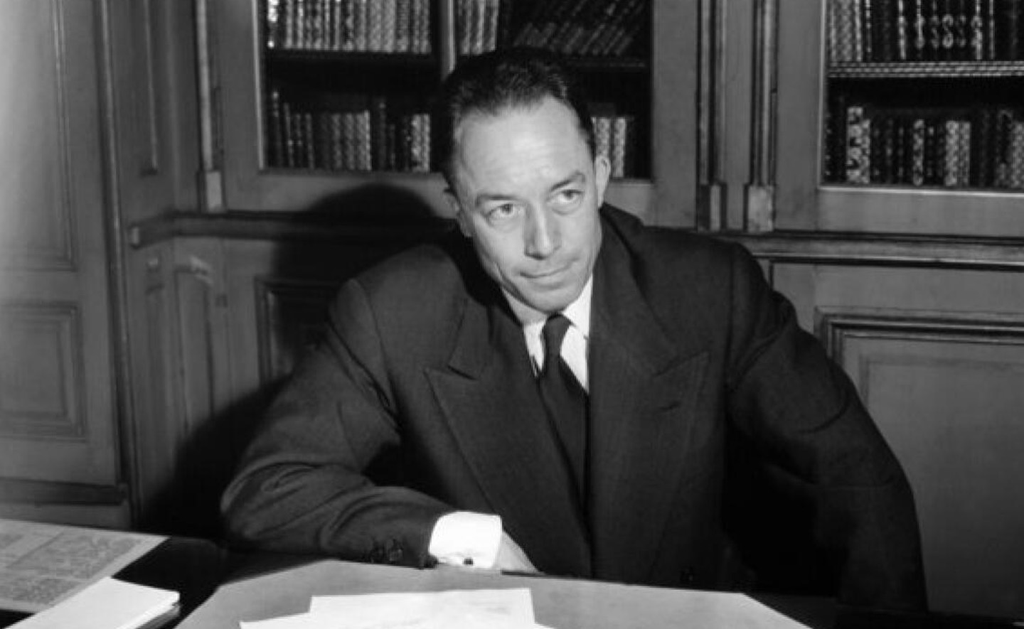 50+ câu nói của Albert Camus sẽ xoa dịu tâm trí bạn khỏi việc suy nghĩ quá nhiều