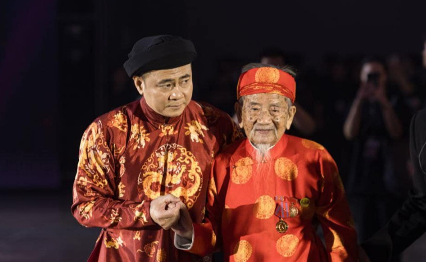 Nhà nghiên cứu Nguyễn Đình Tư được vinh danh Nhân vật truyền cảm hứng của WeChoice Awards 2024