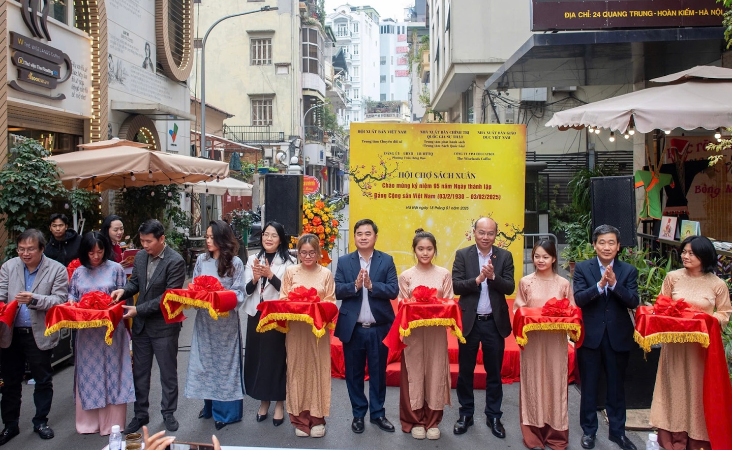 Hội chợ sách xuân 2025 trưng bày hơn 3.000 tựa sách hấp dẫn