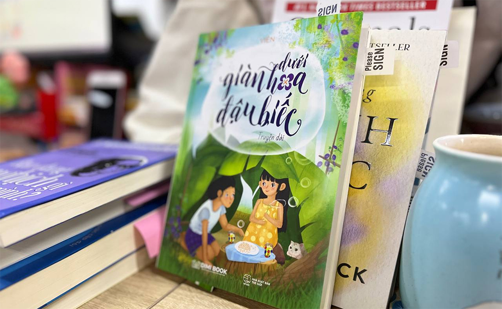 [Trích DƯỚI GIÀN HOA ĐẬU BIẾC] - Tìm lại màu xanh cho bầu trời của chính mình
