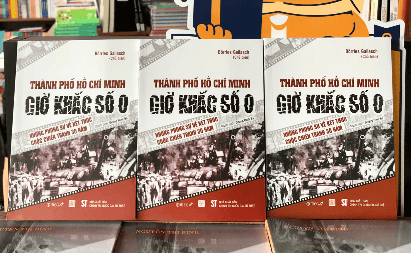 Thành Phố Hồ Chí Minh - Giờ Khắc Số 0 - Những Phóng Sự Về Kết Thúc Cuộc Chiến Tranh 30 Năm