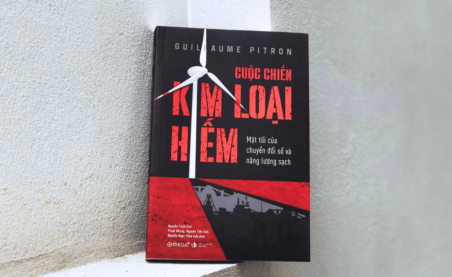 Cuộc chiến kim loại hiếm: Mặt tối của chuyển đổi số và Năng lượng sạch