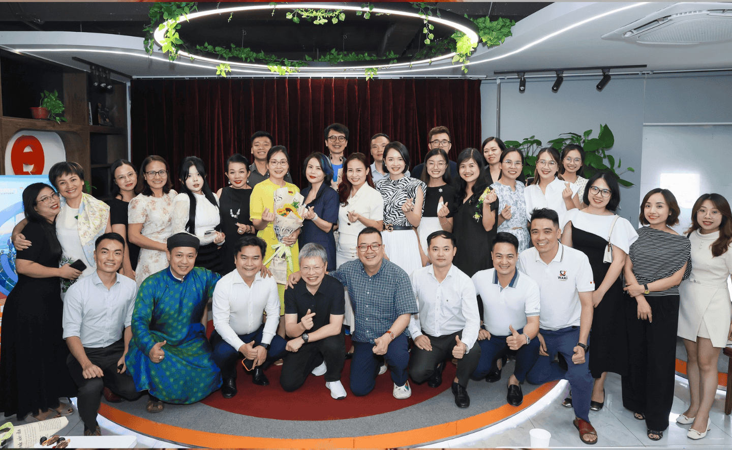 QUẢN TRỊ & LÃNH ĐẠO THEO PHONG CÁCH HOÀNG NAM TIẾN