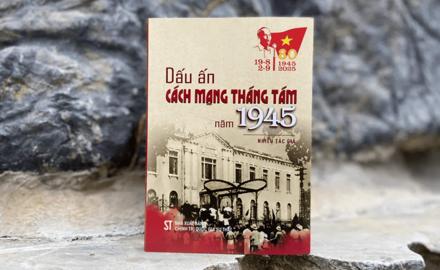 Hồi ức Cách mạng Tháng Tám