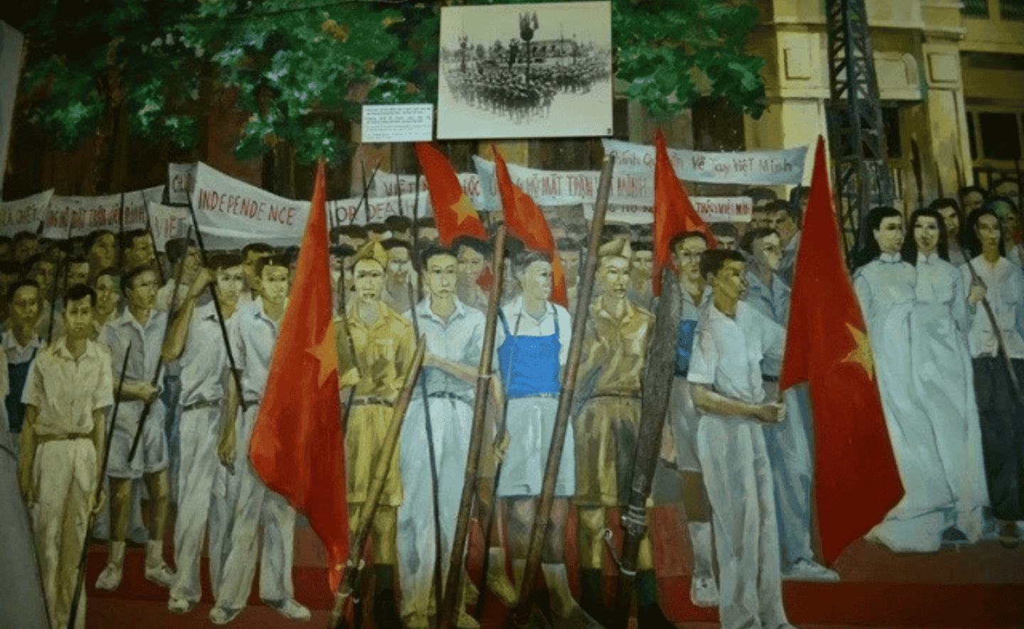Sài Gòn rực sắc cờ đỏ sao vàng trong ngày lễ độc lập đầu tiên
