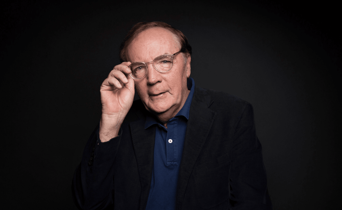 Nhà văn trinh thám James Patterson trao tặng đến 50.000 USD cho các tác giả trẻ hoàn thành sách