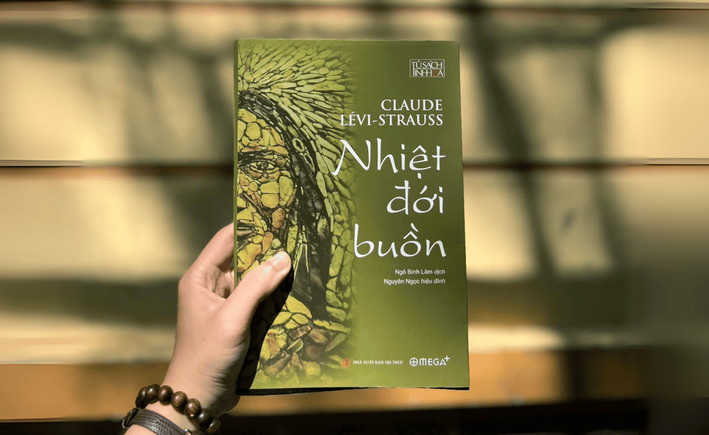 Nhiệt Đới Buồn - 