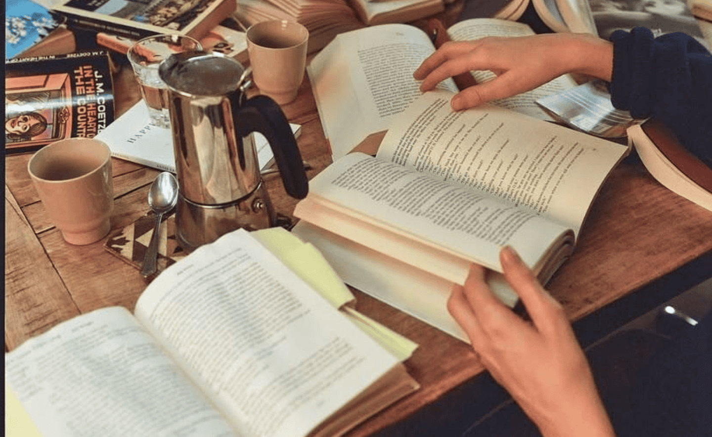 Sách chữa lành dạy sống thật hay ích kỷ?