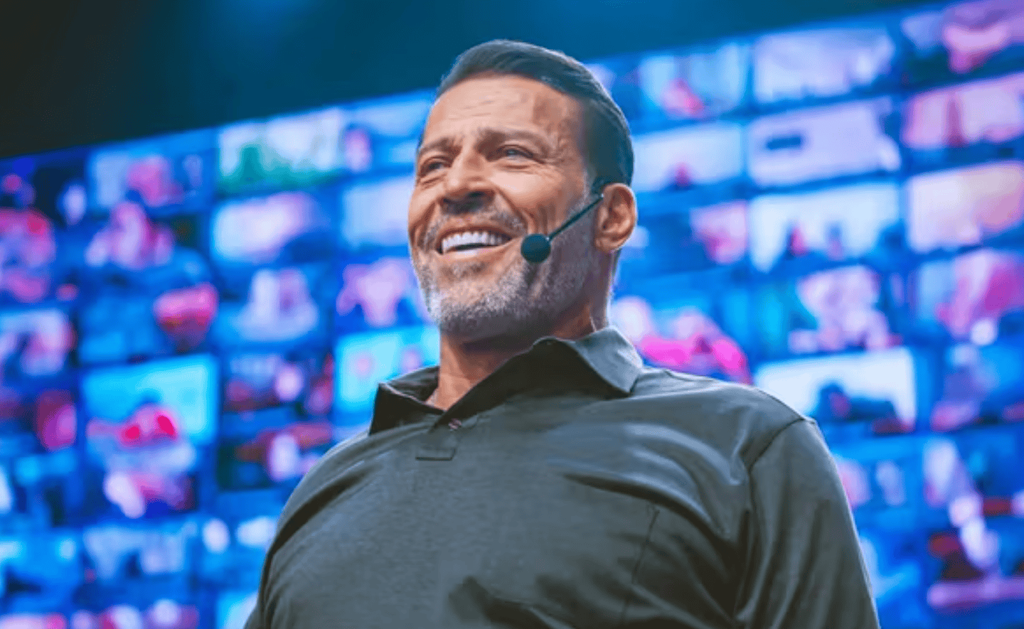 Bí mật nào trong cách kể chuyện đã giúp bài TED Talk Tony Robbins thu hút 14 triệu lượt xem?