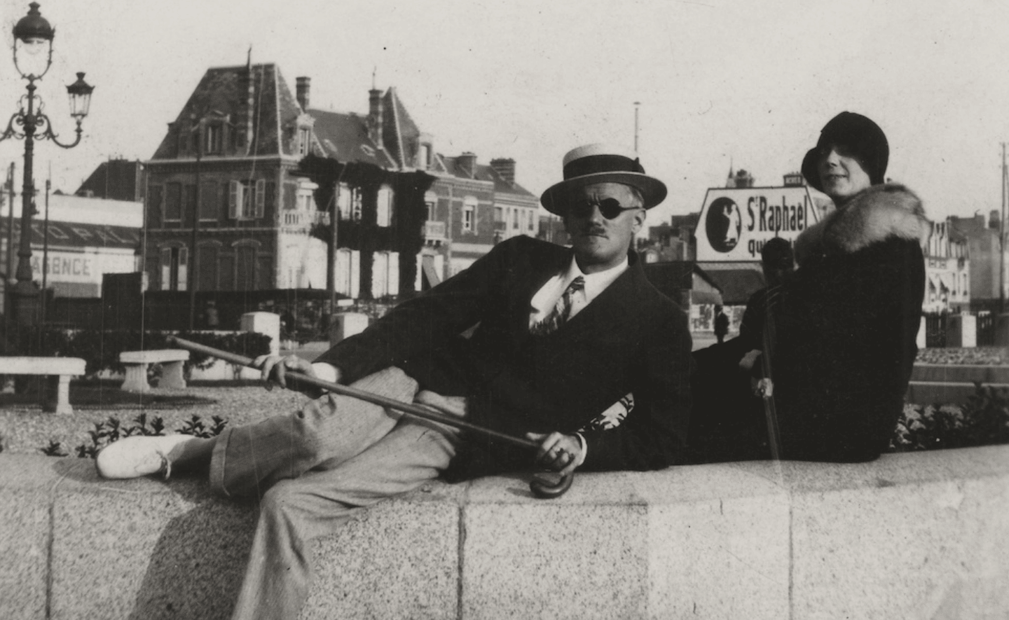 Vai trò thầm lặng của phụ nữ trong cuộc đời James Joyce