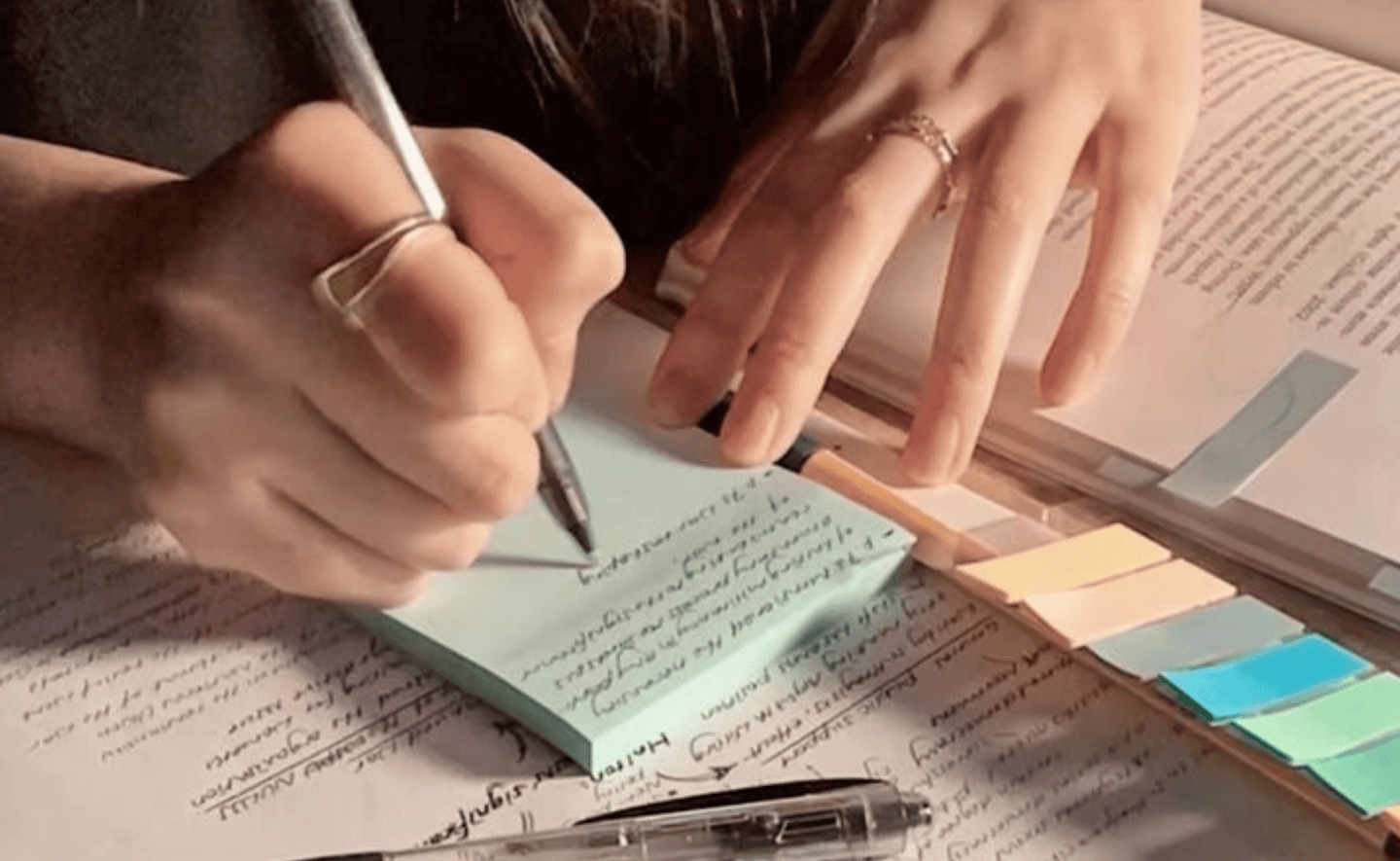 Những người viết nên 