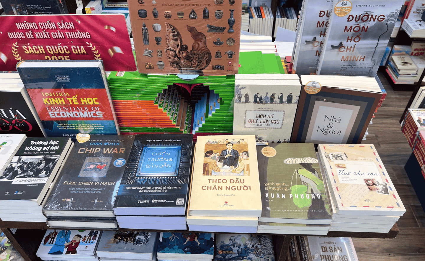 10 cuốn sách bán chạy nhận đề cử Giải Sách Quốc gia