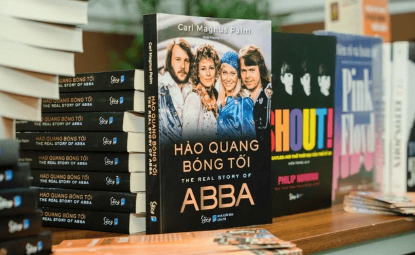 Hào Quang Bóng Tối - The Real Story Of ABBA: Câu chuyện đằng sau nhóm nhạc Bắc Âu nổi tiếng thế giới